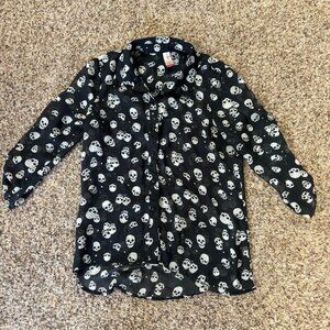 Junior Girls - No Boundaries Sheer Skull Button Down Blouse - Size M (7/9) 1916